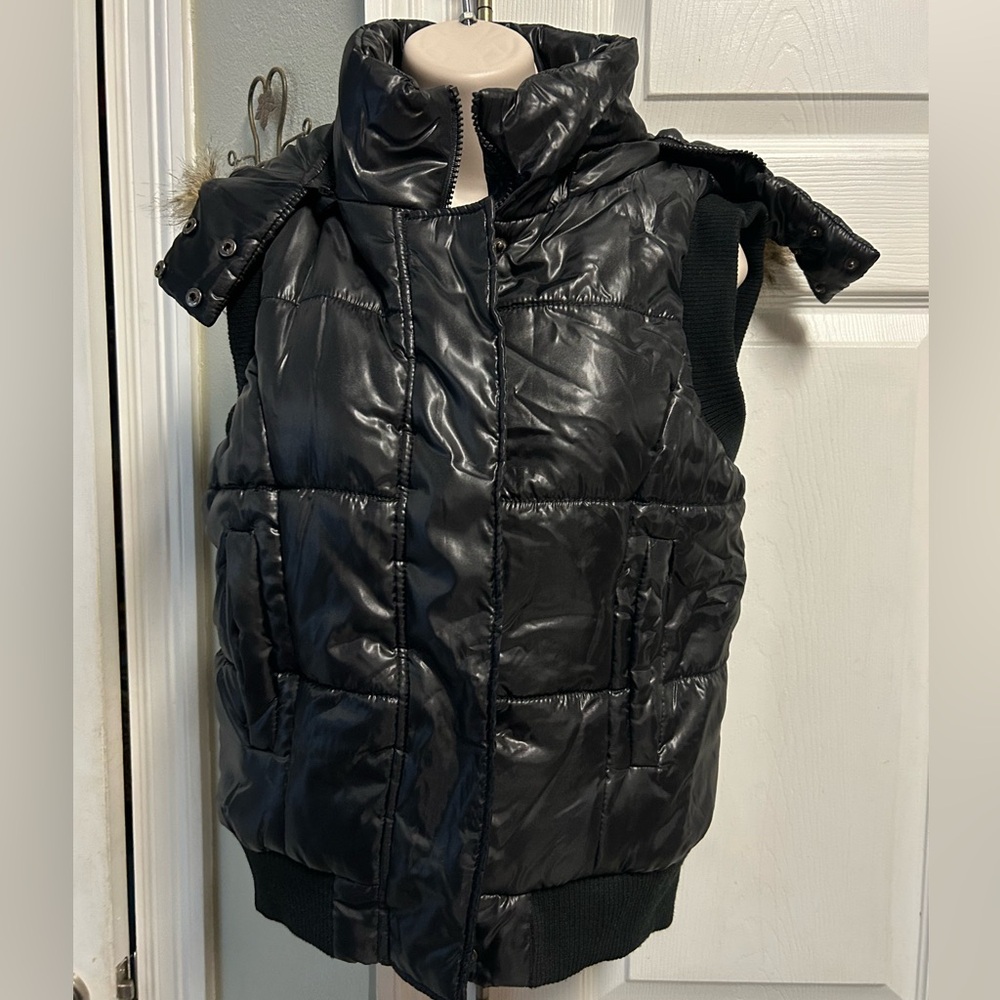 NWT Tex By Max Azria Puffer Vest Black Small Removable Fur Hood